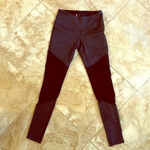 Super cute multi textured Mondetta workout pants